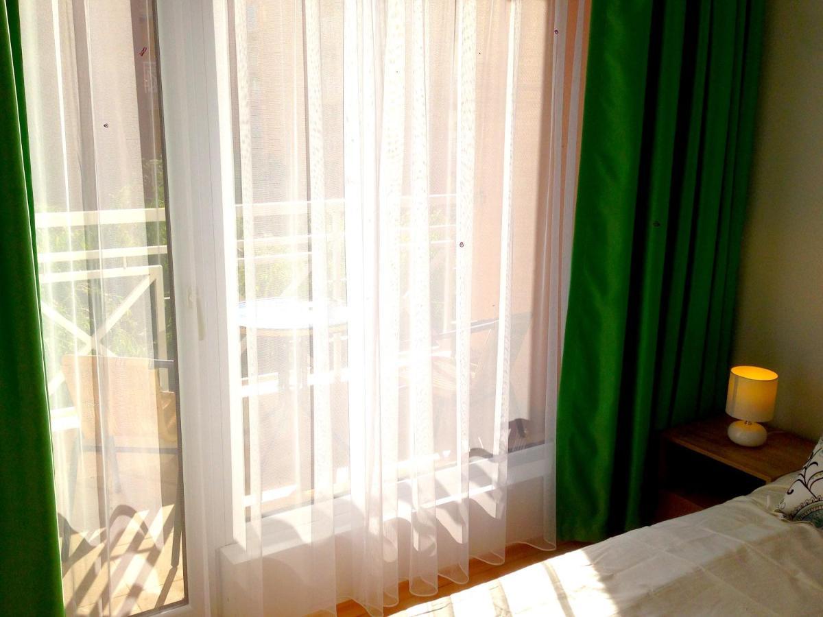 Sunny Day Apartments Pantai Sunny Bagian luar foto